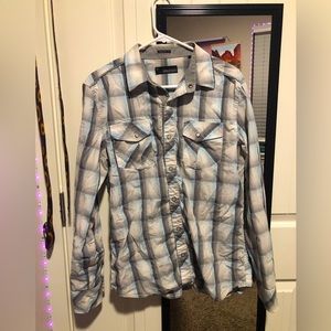 Men’s medium buckle black athletic fit plaid button up